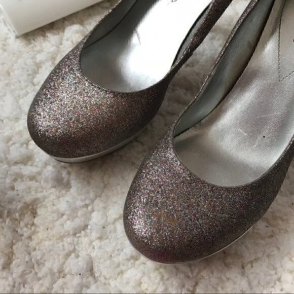 GUESS: Multicolored Rainbow Metallic Glitter Heels Platform Pumps Sz 8.5 - Picture 6 of 14
